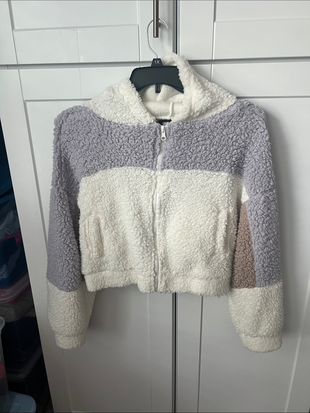 Colorblock Sherpa Zip Hoodie in Cream and Light Gray